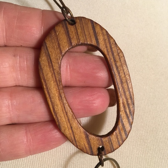 Retro boho mod Wood open ring necklace - Picture 3 of 4